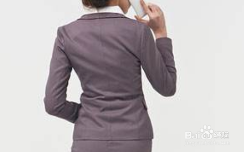 手机掉到水里马上捞出后应该怎么办