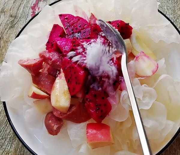 银耳牛肉肠水果沙拉