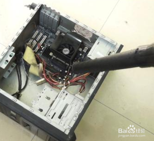 电脑开机了显示屏不亮怎么办？