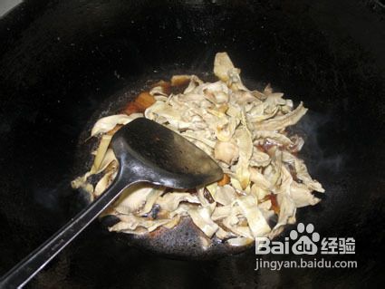 五花肉炒干笋片
