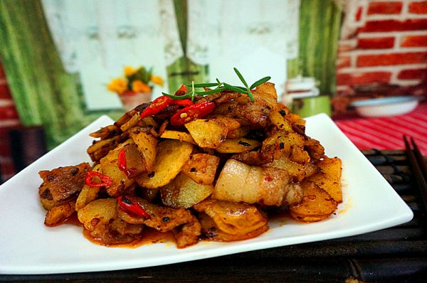 五花肉酱炒土豆片