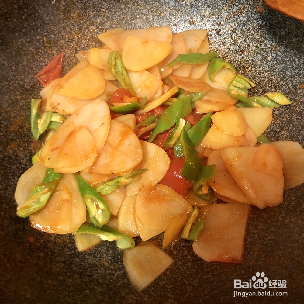 挑战自制力的番茄土豆炒腊肠