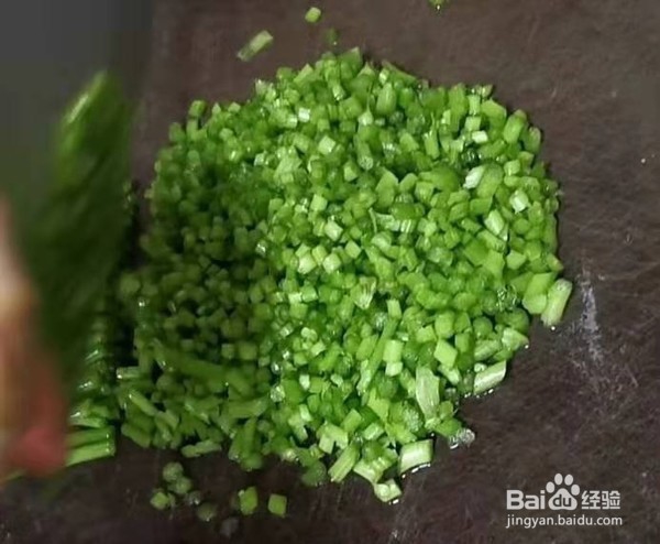 超好吃的酸辣红薯叶梗的做法