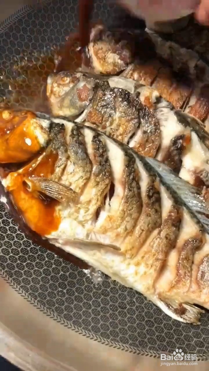 如何制作好吃的红烧鲫鱼