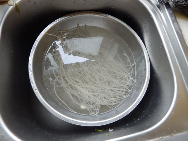 韭菜鸡蛋生煎包
