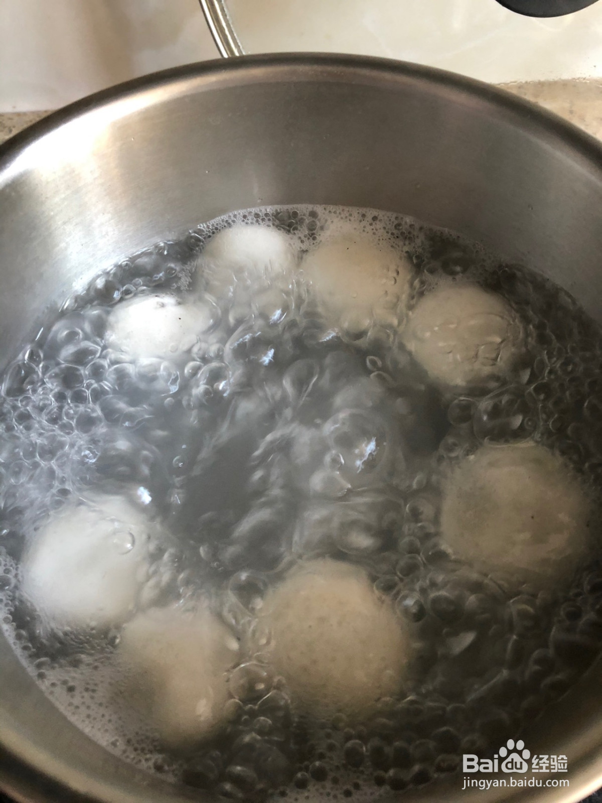 黑芝麻流心汤圆的做法