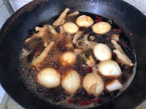 教你怎么做不加水的卤鸡蛋鸡爪