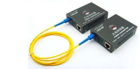 买哪些设备能让相离100米的店铺实现无线上网?