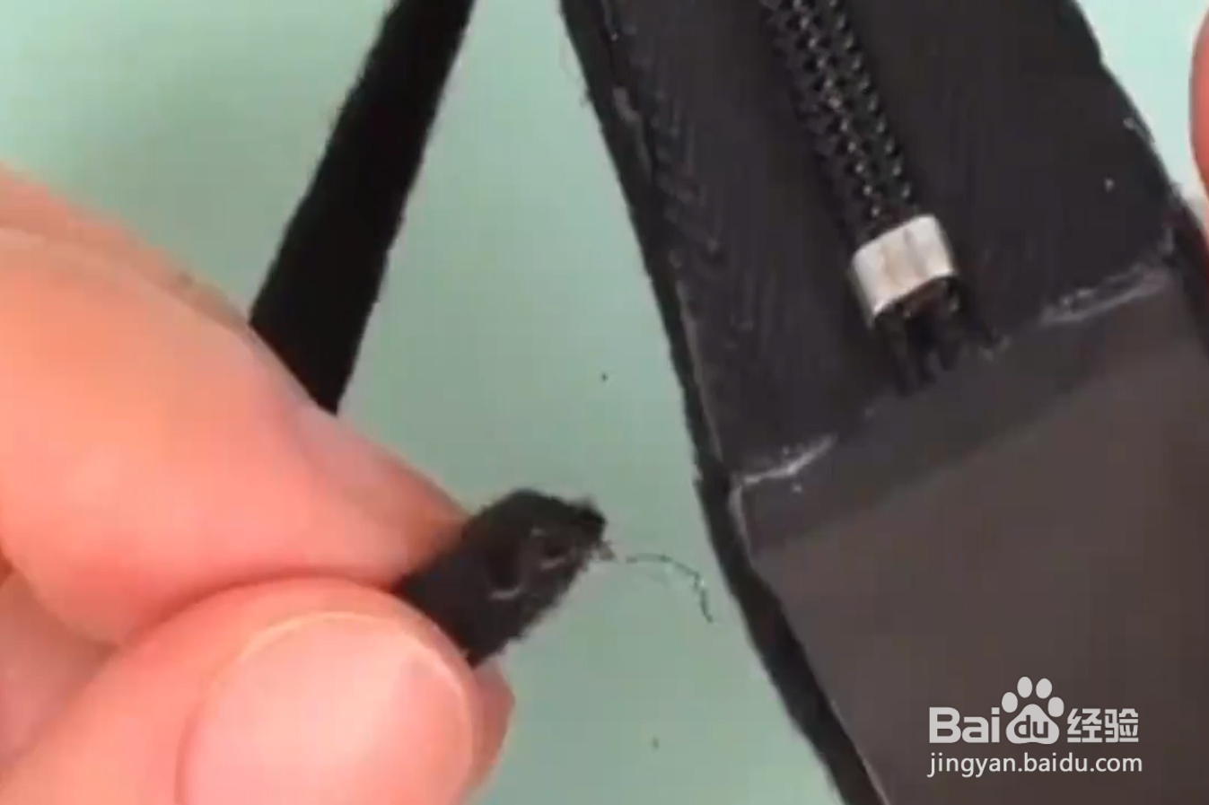 怎样给芭比制作亮片背包？