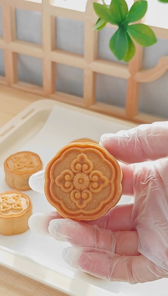 柠香冬翅广式月饼