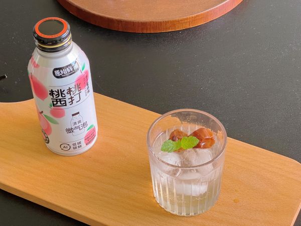 桃桃西打梅子露饮