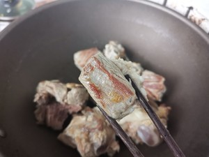 香甜的排骨汤的做法