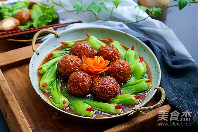 红烧鹌鹑蛋狮子头