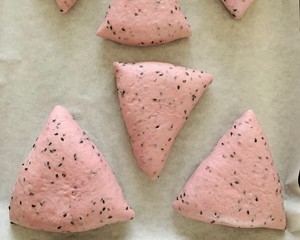 芝麻紫薯软欧包的做法