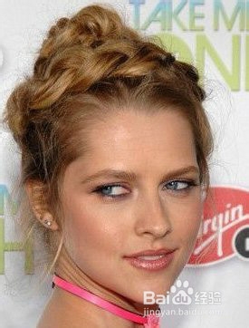 生活中美法式麻花辫的盘法 如何快速盘出麻花辫