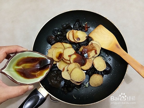香菇烧素鸡的步骤