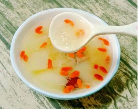 银耳雪梨红枣汤