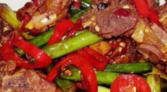 在家中如何做出好吃美味的家常炒排骨