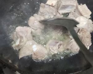 健康养生佳品家常土豆烧排骨