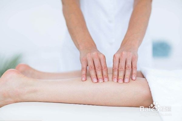 爬完山后小腿肌肉酸痛怎么缓解