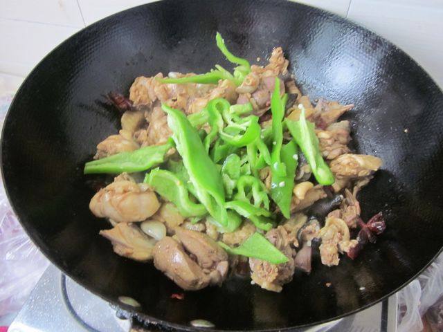 红烧鸡块这么好吃，你居然不会做