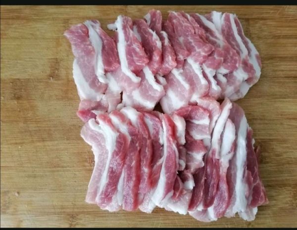 韩国料理煎五花肉