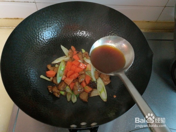 如何制玉米笋鸡肉干炖栗子