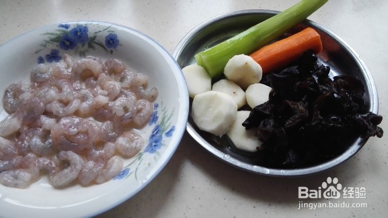 如何做虾仁炒杂蔬