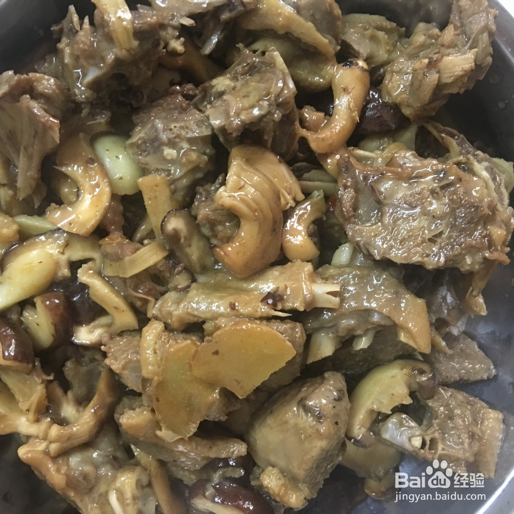 香菇新做法：香菇焖鸭肉