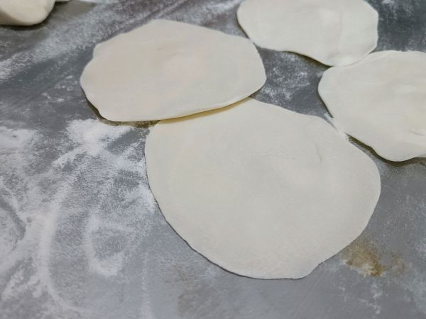 烫面青萝卜肉馅包子