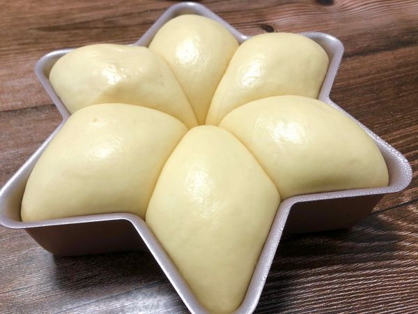 六角星星豆沙面包