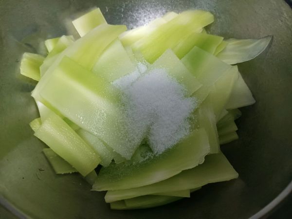 凉拌脆爽莴笋片