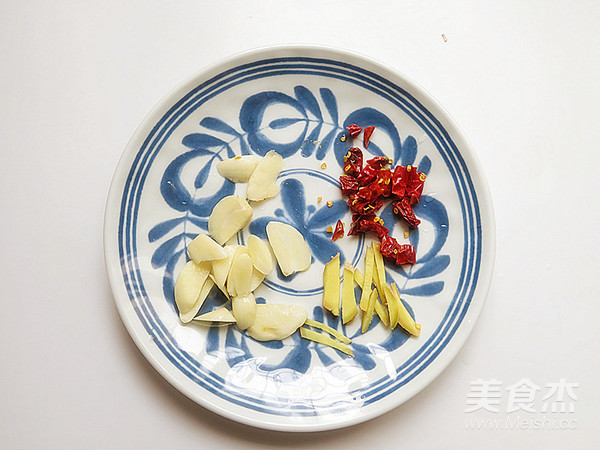 芦笋炒虾仁的做法