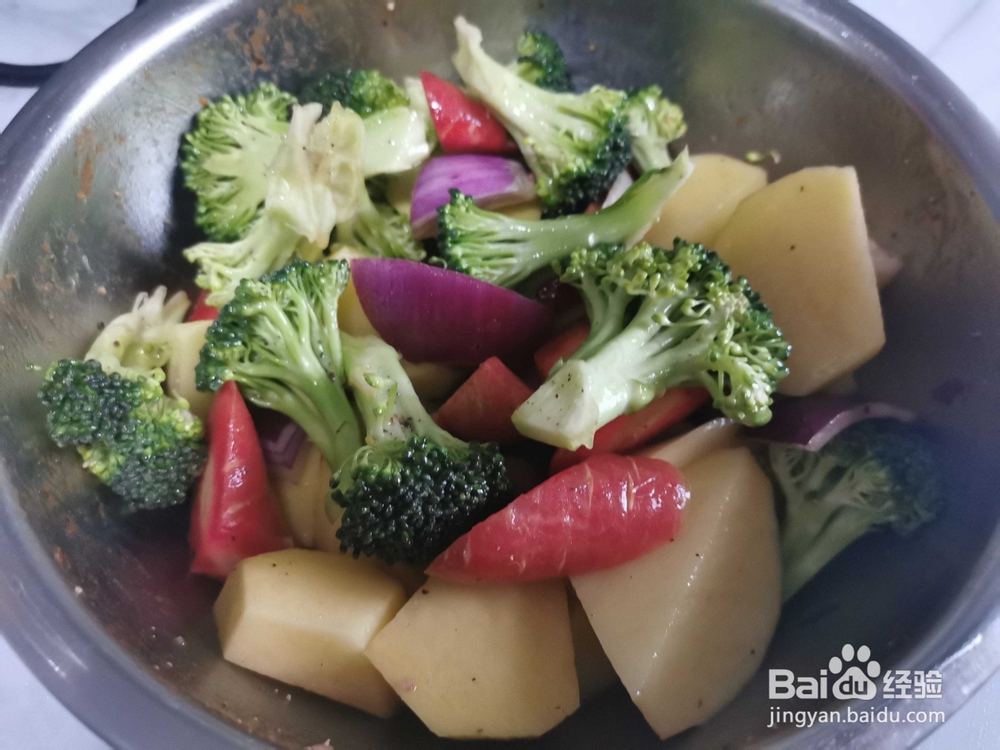 土豆西兰花烤鸡腿的做法