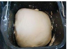 美味面包卷起来——蓝莓果酱面包卷