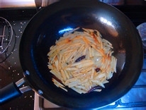 如何做香辣干焙土豆丝