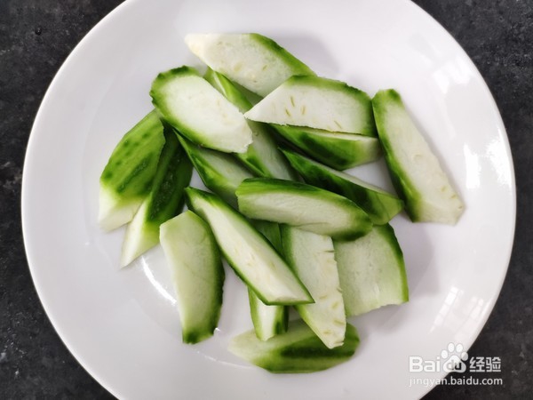 如何做草菇炒丝瓜