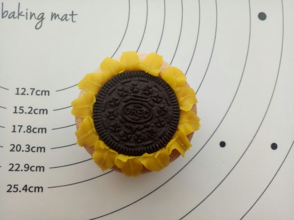 向日葵纸杯蛋糕