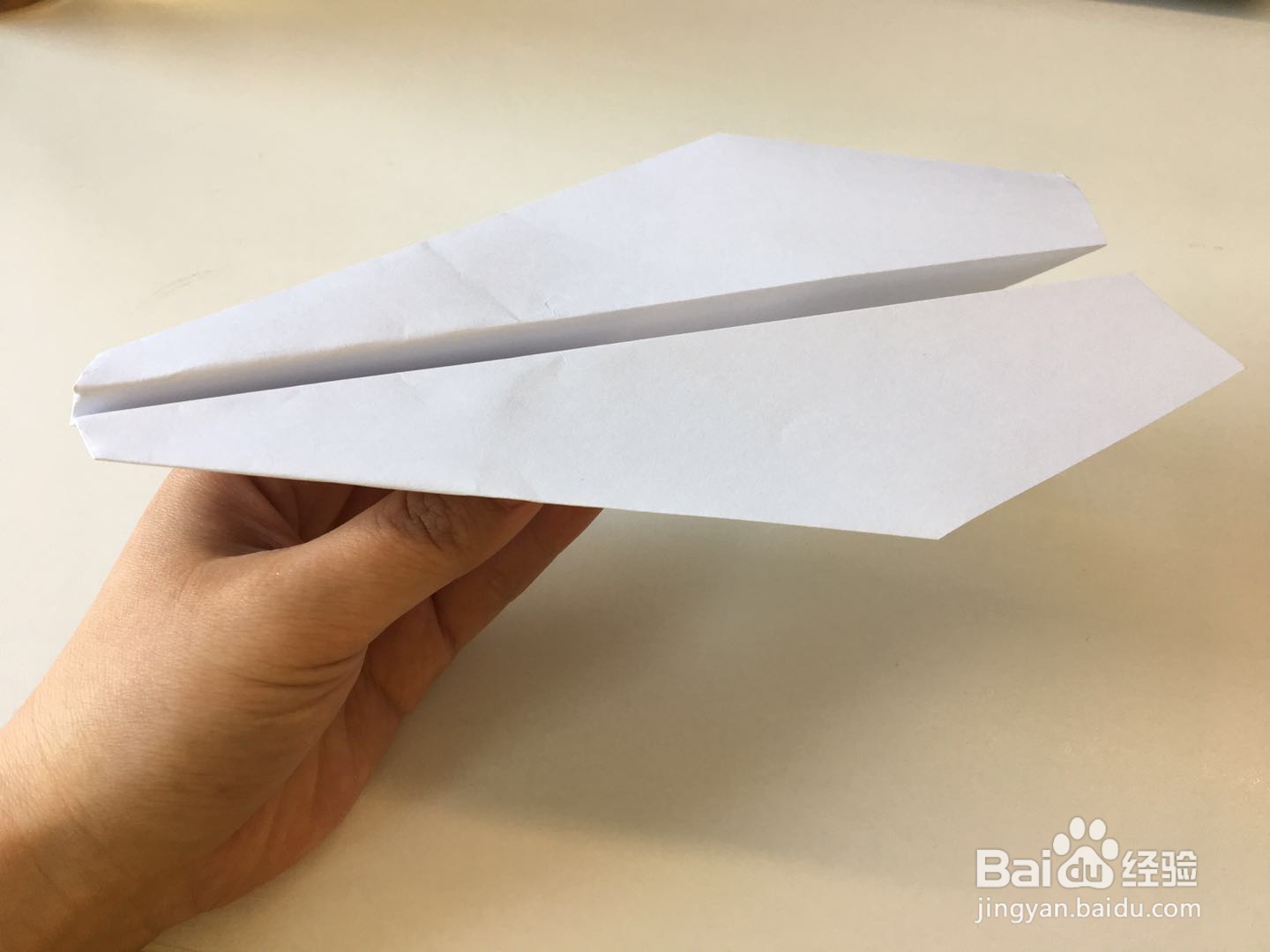 如何折贴纸飞机