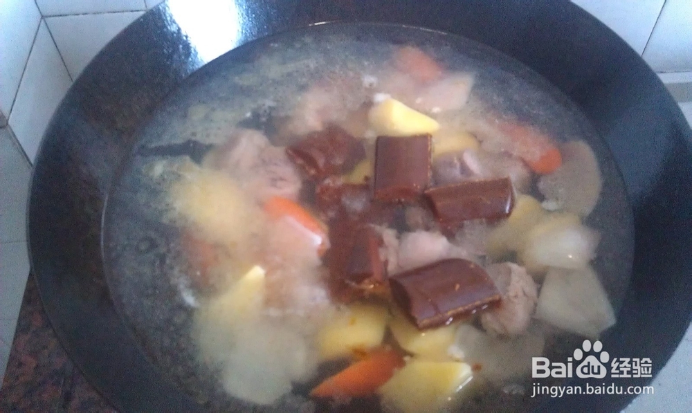 土豆炖牛肉怎么做