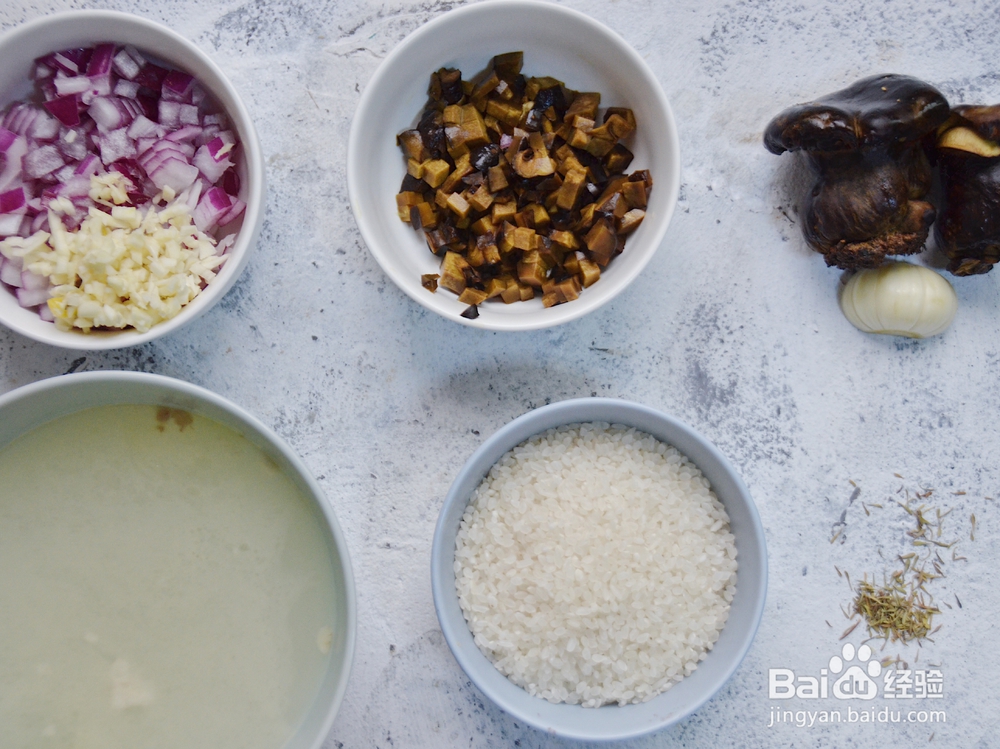 做出入味的鸡汁牛肝菌烩饭