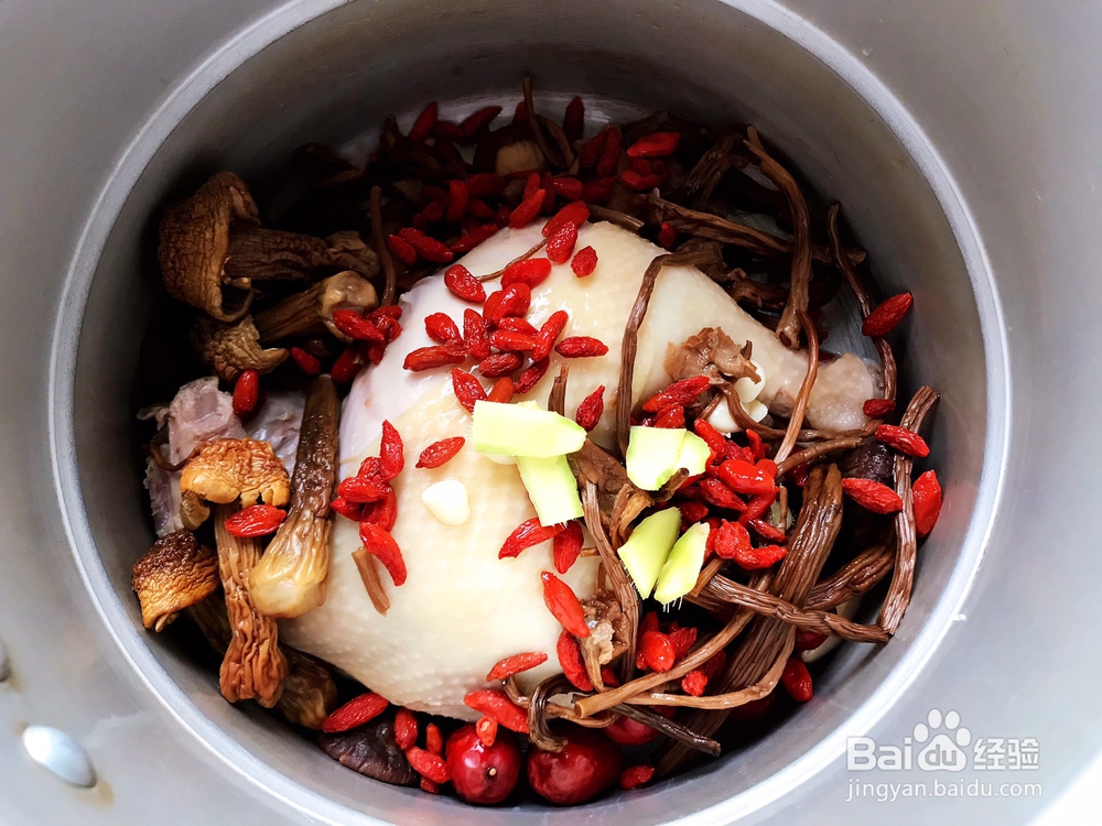 做出入味的姬松茸茶树菇鸡汤