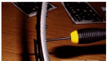 羽毛球拍穿线：怎样安装连钉