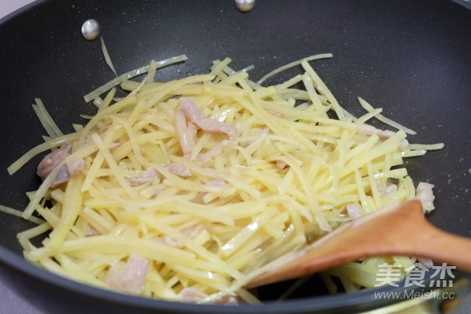 韭菜炒土豆丝