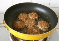 清真南煎丸子怎么做