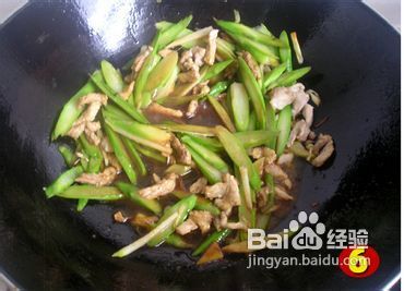 人可不能比面条还纠结——芦笋肉丝炒面