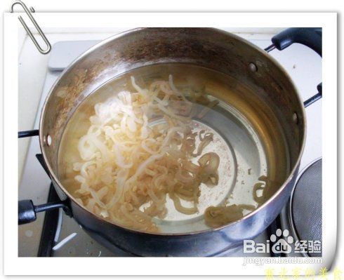 5分钟成就一道韭香豆芽拌海蜇丝