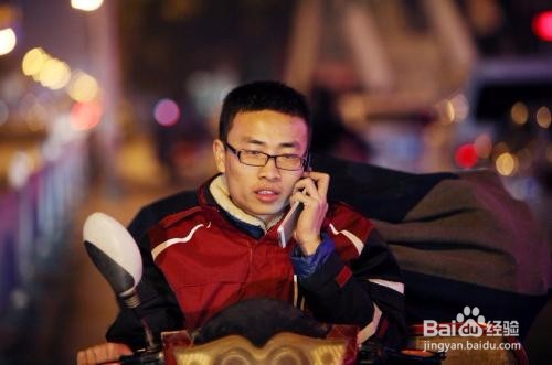 快递员怒砸奥迪车，如何做好快递员的工作