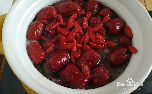 银耳红枣羹的做法步骤
