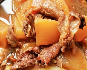 营养美食制作萝卜牛腩煲